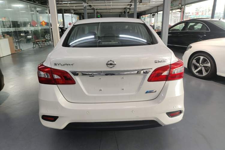 Used Nissan Sylphy 2019 1.6XV CVT Smart Connect Luxury Edition China VI Standard Rear