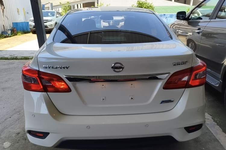 Used Nissan Sylphy 2019 1.6XV CVT Smart Connect Luxury Edition China VI Standard Rear