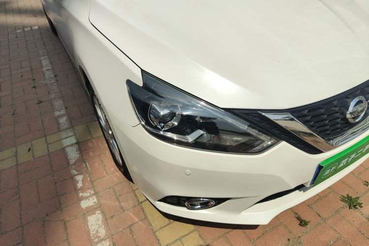 Used Nissan Sylphy 2019 1.6XV CVT Smart Connect Luxury Edition China V Standard Right Front Headlight