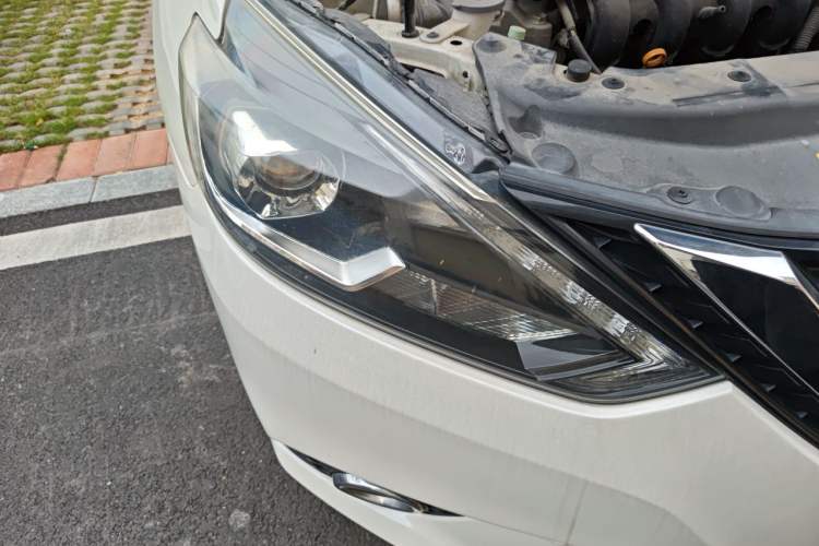 Used Nissan Sylphy 2019 1.6XV CVT Smart Connect Luxury Edition China V Standard Right Front Headlight