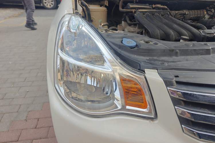 Used Nissan Sylphy 2019 Classic 1.6XE+ CVT Smart Connect Luxury Edition Right Front Headlight
