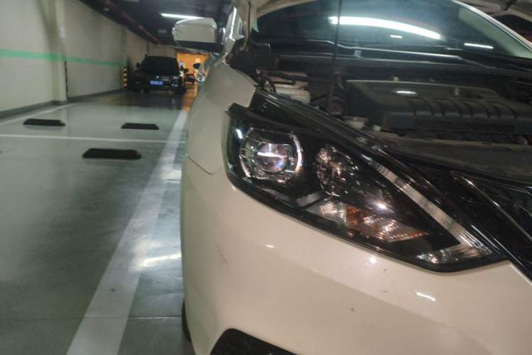 Used Nissan Sylphy 2019 1.6XV CVT Smart Connect Luxury Edition China V Standard Right Front Headlight