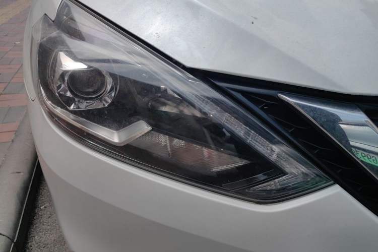 Used Nissan Sylphy 2019 1.6XV CVT Smart Connect Luxury Edition China VI Standard Right Front Headlight