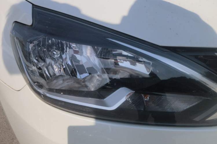 Used Nissan Sylphy 2019 Classic 1.6XL CVT Luxury Edition Right Front Headlight
