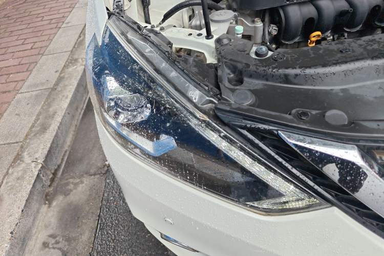 Used Nissan Sylphy 2019 1.6XV CVT Smart Connect Luxury Edition China VI Standard Right Front Headlight