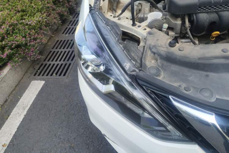 Used Nissan Sylphy 2019 1.6XV CVT Smart Connect Luxury Edition China V Standard Right Front Headlight