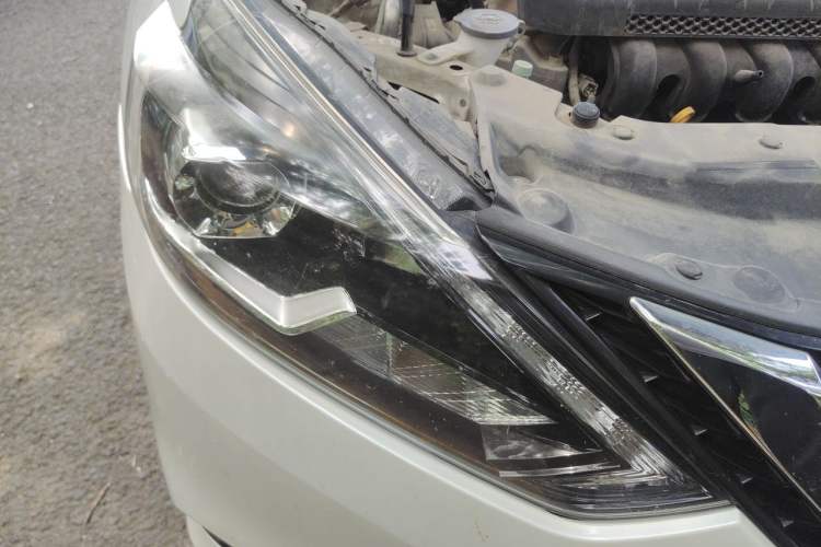 Used Nissan Sylphy 2019 1.6XV CVT Smart Connect Luxury Edition China VI Standard Right Front Headlight