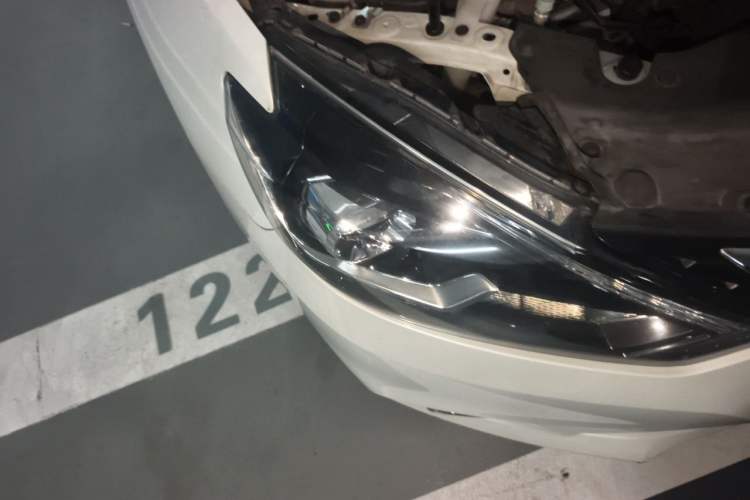 Used Nissan Sylphy 2019 1.6XV CVT Smart Connect Luxury Edition China VI Standard Right Front Headlight