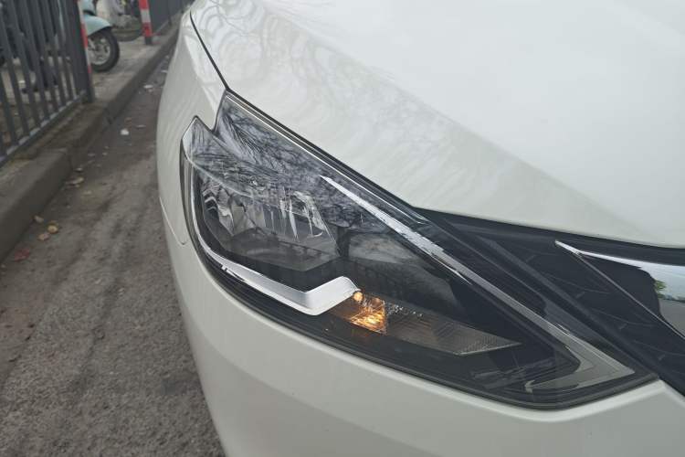 Used Nissan Sylphy 2019 Classic 1.6XL CVT Luxury Edition Right Front Headlight