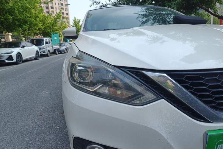 Used Nissan Sylphy 2019 1.6XV CVT Smart Connect Luxury Edition China V Standard Right Front Headlight