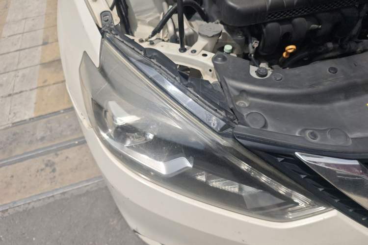 Used Nissan Sylphy 2019 1.6XV CVT Smart Connect Luxury Edition China V Standard Right Front Headlight