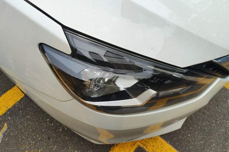 Used Nissan Sylphy 2019 Classic 1.6XL CVT Luxury Edition Right Front Headlight