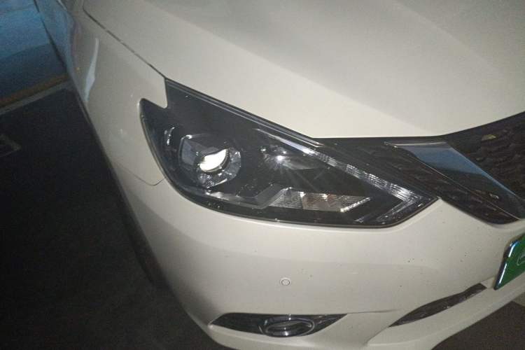 Used Nissan Sylphy 2019 1.6XV CVT Smart Connect Luxury Edition China VI Standard Right Front Headlight