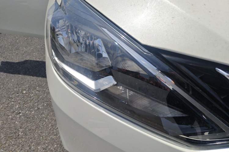 Used Nissan Sylphy 2019 Classic 1.6XL CVT Luxury Edition Right Front Headlight