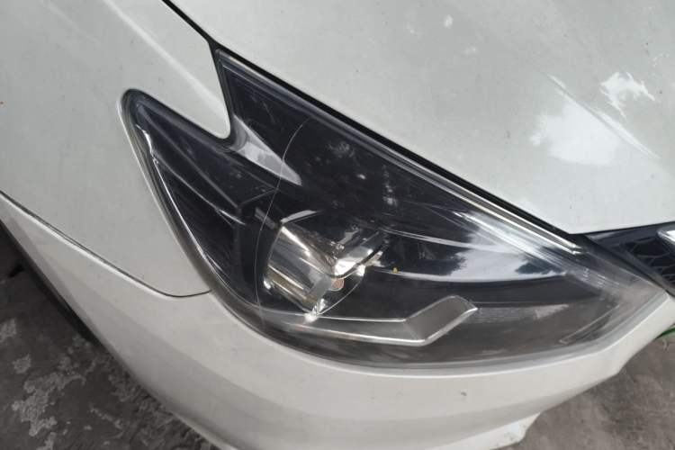 Used Nissan Sylphy 2019 1.6XV CVT Smart Connect Luxury Edition China VI Standard Right Front Headlight