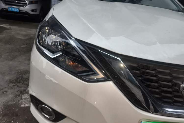 Used Nissan Sylphy 2019 Classic 1.6 XL Manual Luxury Edition Right Front Headlight