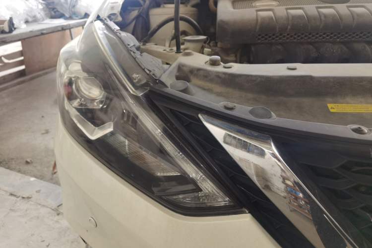 Used Nissan Sylphy 2019 1.6XV CVT Smart Connect Luxury Edition China VI Standard Right Front Headlight