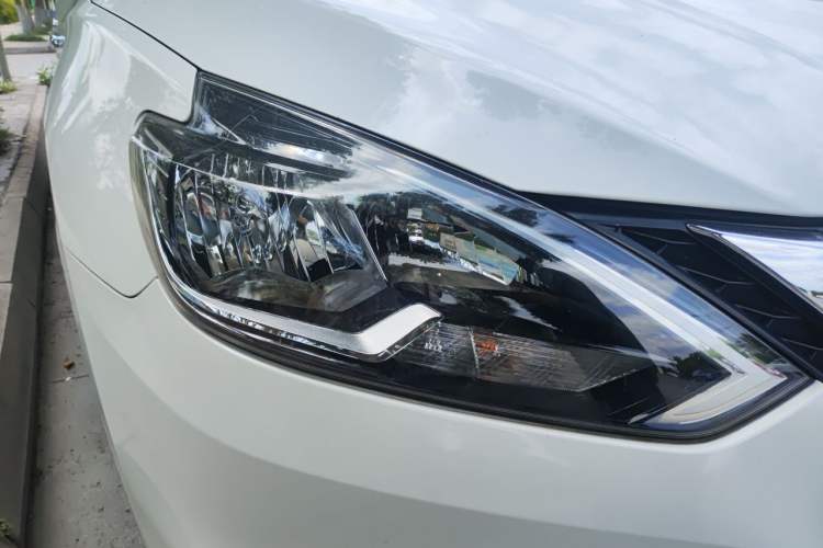 Used Nissan Sylphy 2019 Classic 1.6XE CVT Comfort Edition Right Front Headlight