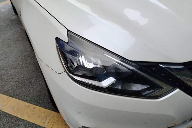 Used Nissan Sylphy 2019 Classic 1.6XE Manual Comfort Edition Right Front Headlight