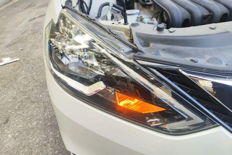 Used Nissan Sylphy 2019 Classic 1.6XE CVT Comfort Edition Right Front Headlight