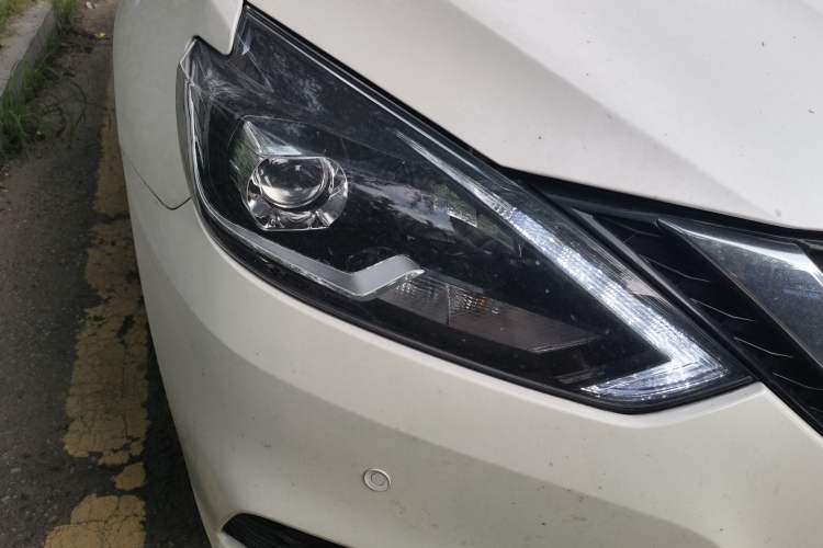 Used Nissan Sylphy 2019 1.6XV CVT Smart Connect Luxury Edition China VI Standard Right Front Headlight