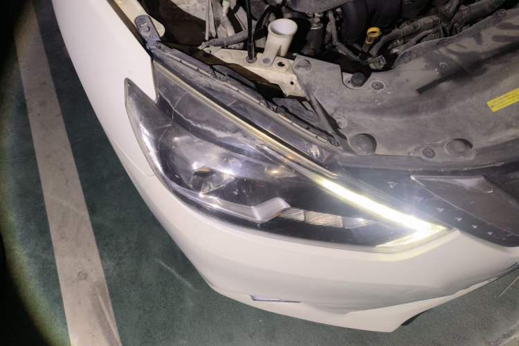 Used Nissan Sylphy 2019 1.6XV CVT Smart Connect Luxury Edition China VI Standard Right Front Headlight