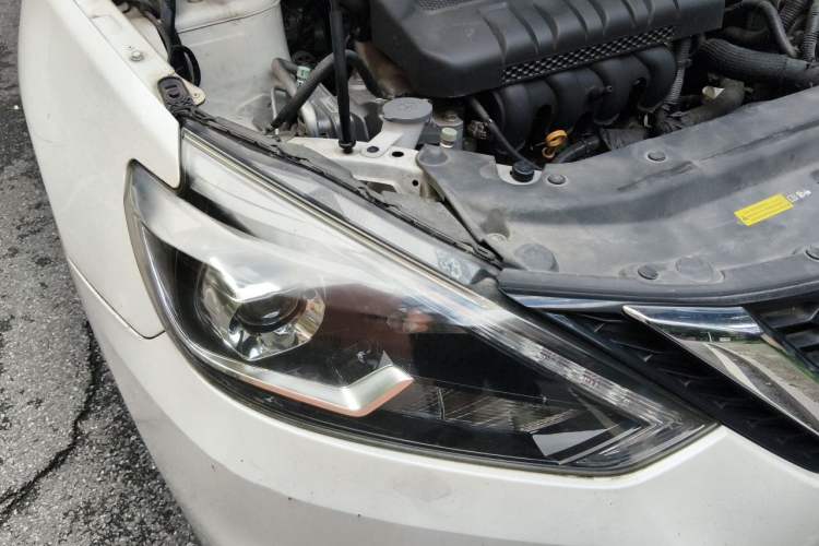 Used Nissan Sylphy 2019 1.6XV CVT Smart Connect Luxury Edition China V Standard Right Front Headlight
