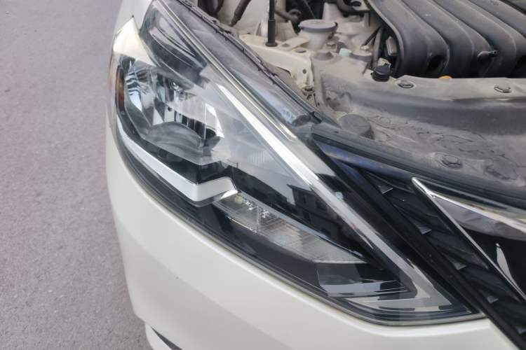 Used Nissan Sylphy 2019 Classic 1.6XL CVT Luxury Edition Right Front Headlight