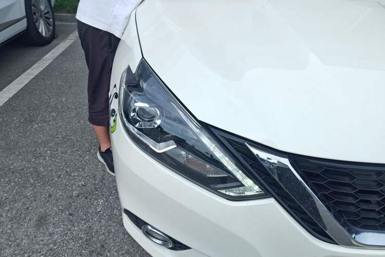 Used Nissan Sylphy 2019 1.6XV CVT Smart Connect Luxury Edition China V Standard Right Front Headlight