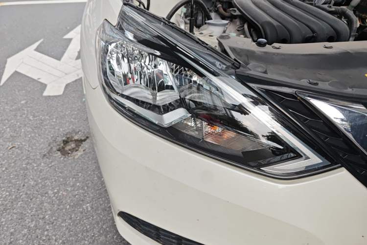 Used Nissan Sylphy 2019 Classic 1.6XE CVT Comfort Edition Right Front Headlight