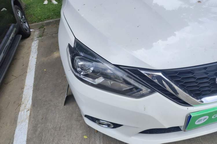 Used Nissan Sylphy 2019 1.6XV CVT Smart Connect Luxury Edition China VI Standard Right Front Headlight