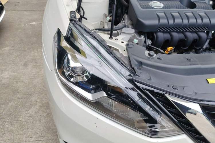 Used Nissan Sylphy 2019 1.6XV CVT Smart Connect Luxury Edition China VI Standard Right Front Headlight