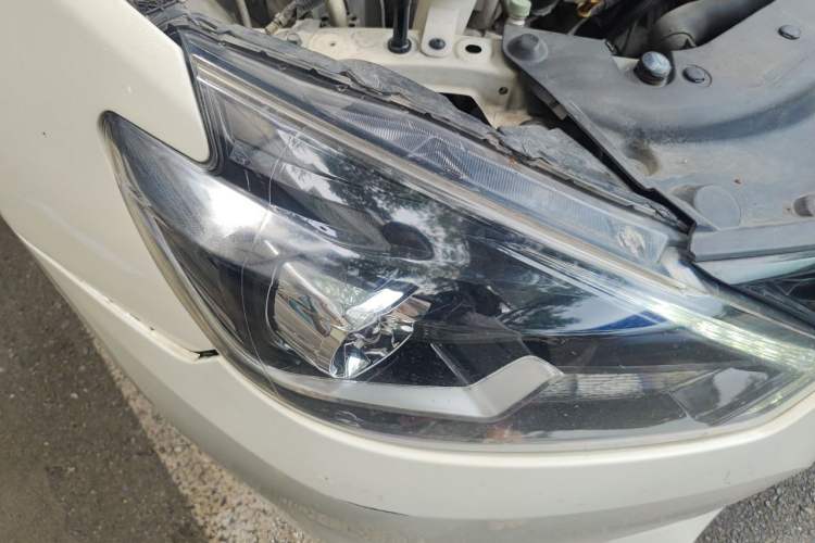 Used Nissan Sylphy 2019 1.6XV CVT Smart Connect Luxury Edition China VI Standard Right Front Headlight