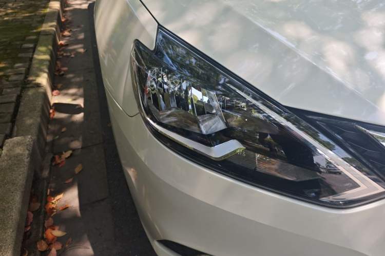 Used Nissan Sylphy 2019 Classic 1.6XL CVT Luxury Edition Right Front Headlight