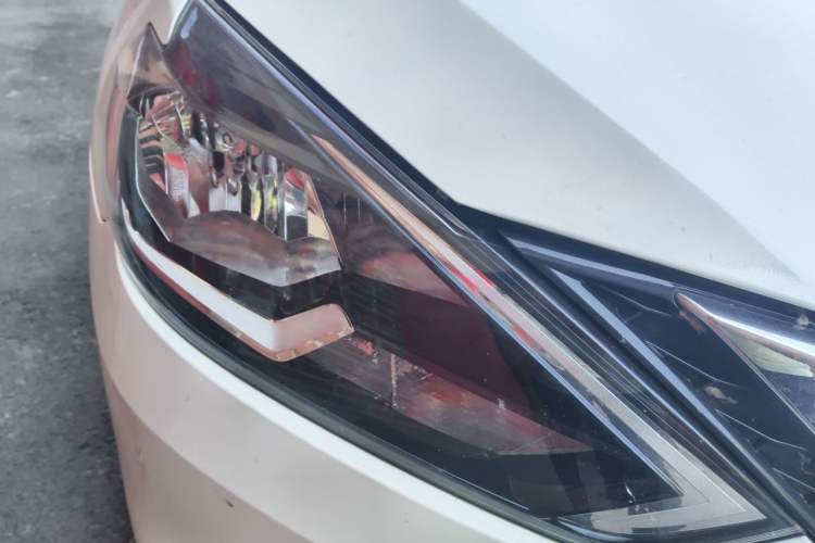 Used Nissan Sylphy 2019 Classic 1.6XE Manual Comfort Edition Right Front Headlight