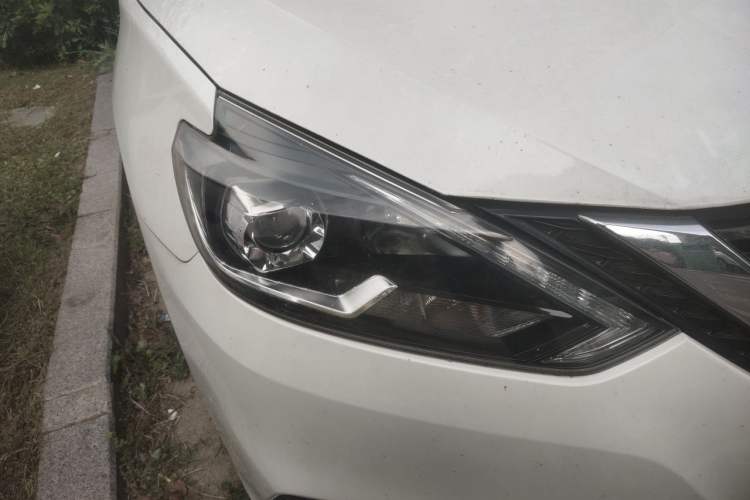 Used Nissan Sylphy 2019 1.6XV CVT Smart Connect Luxury Edition China VI Standard Right Front Headlight