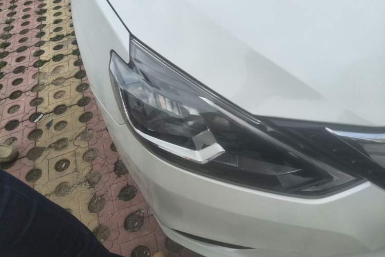 Used Nissan Sylphy 2019 Classic 1.6XE CVT Comfort Edition Right Front Headlight