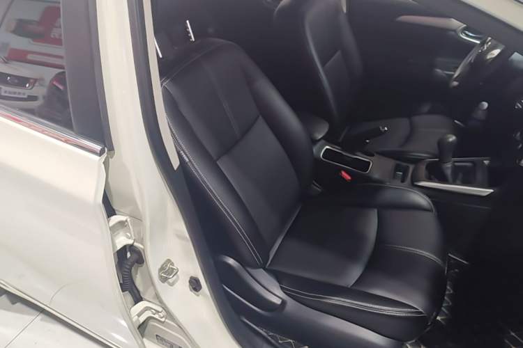 Used Nissan Sylphy 2019 Classic 1.6XE Manual Comfort Edition Right Front Seat