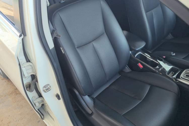 Used Nissan Sylphy 2019 Classic 1.6XL CVT Luxury Edition Right Front Seat