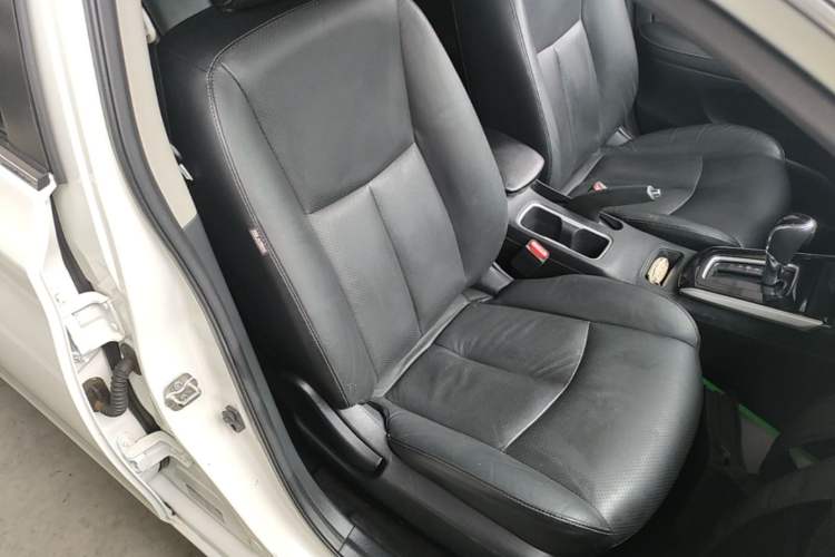 Used Nissan Sylphy 2019 1.6XV CVT Smart Connect Luxury Edition China VI Standard Right Front Seat