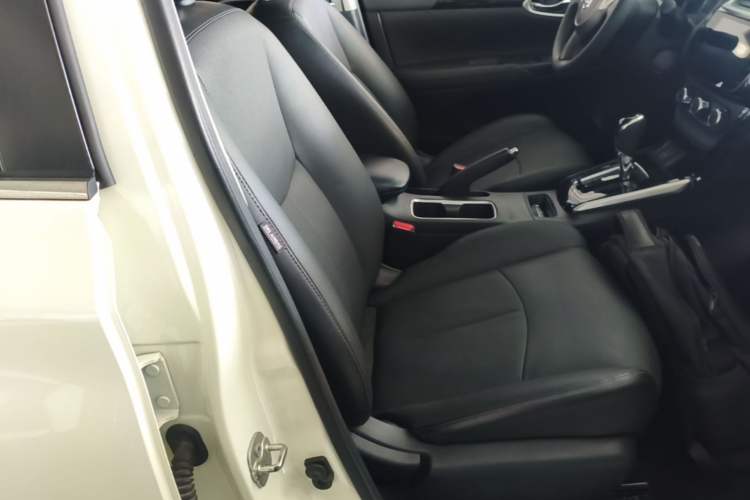 Used Nissan Sylphy 2019 1.6XV CVT Smart Connect Luxury Edition China VI Standard Right Front Seat
