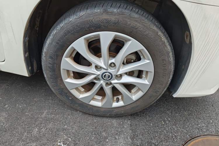 Used Nissan Sylphy 2019 1.6XV CVT Smart Connect Luxury Edition China V Standard Right Front Wheel Hub