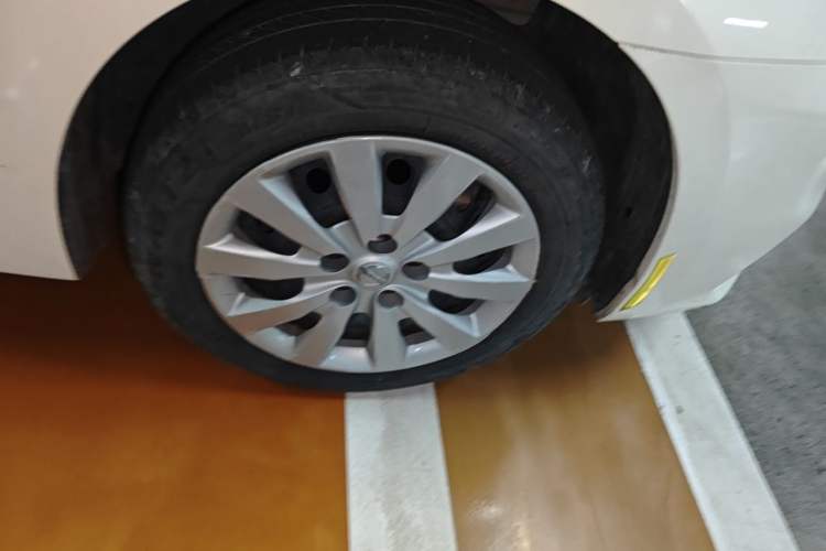 Used Nissan Sylphy 2019 Classic 1.6XE CVT Comfort Edition Right Front Wheel Hub