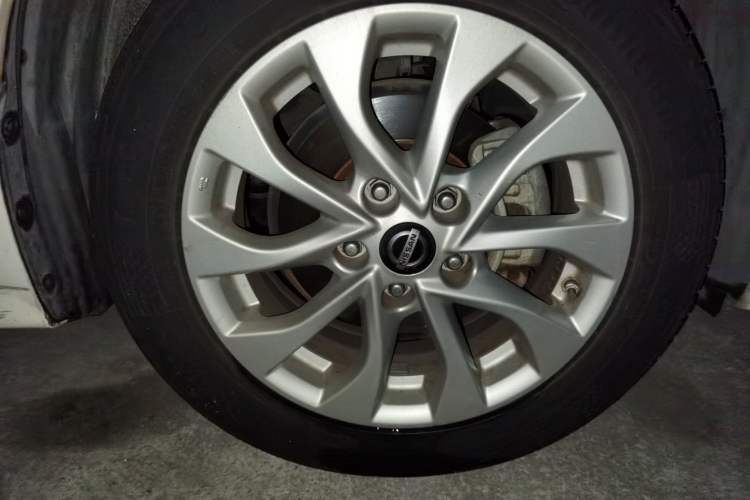 Used Nissan Sylphy 2019 1.6XV CVT Smart Connect Luxury Edition China VI Standard Right Front Wheel Hub
