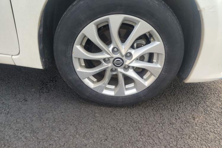 Used Nissan Sylphy 2019 1.6XV CVT Smart Connect Luxury Edition China V Standard Right Front Wheel Hub