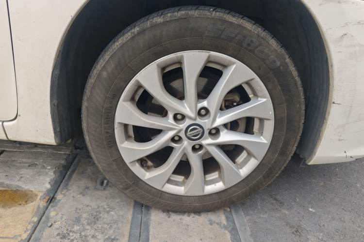 Used Nissan Sylphy 2019 1.6XV CVT Smart Connect Luxury Edition China V Standard Right Front Wheel Hub