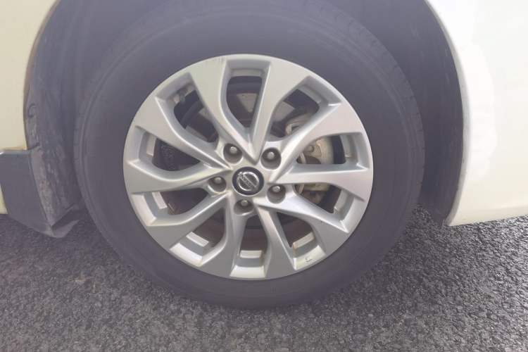 Used Nissan Sylphy 2019 1.6XV CVT Smart Connect Luxury Edition China V Standard Right Front Wheel Hub