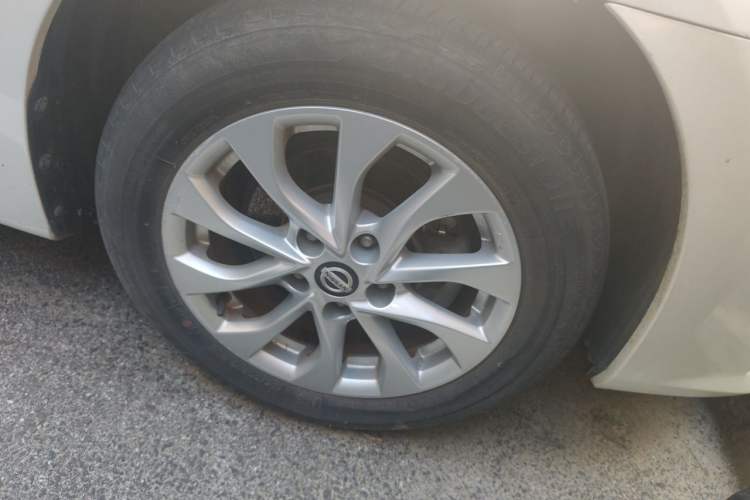 Used Nissan Sylphy 2019 1.6XL Manual Luxury Version China VI Standard Right Front Wheel Hub