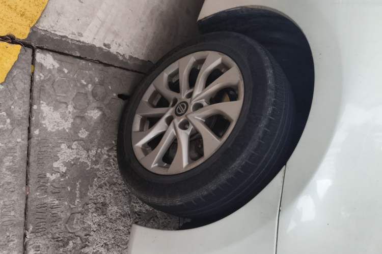Used Nissan Sylphy 2019 1.6XV CVT Smart Connect Luxury Edition China VI Standard Right Front Wheel Hub