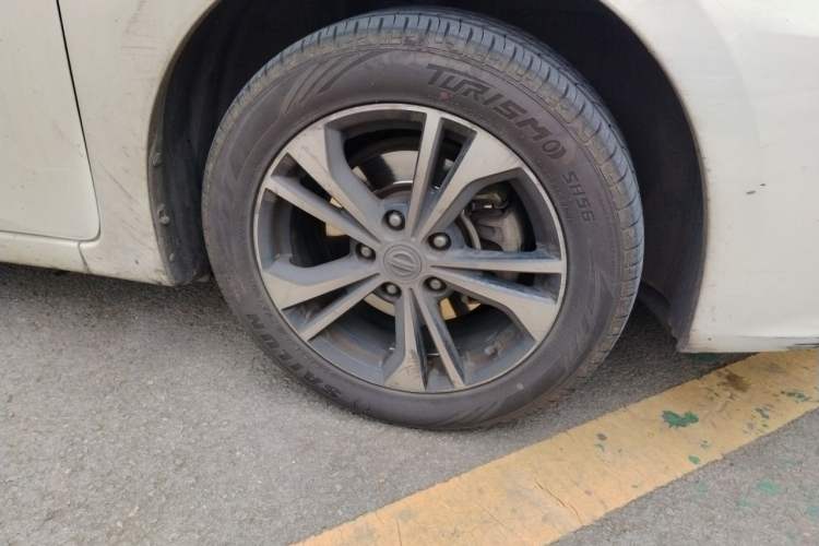 Used Nissan Sylphy 2019 Classic 1.6XE Manual Comfort Edition Right Front Wheel Hub